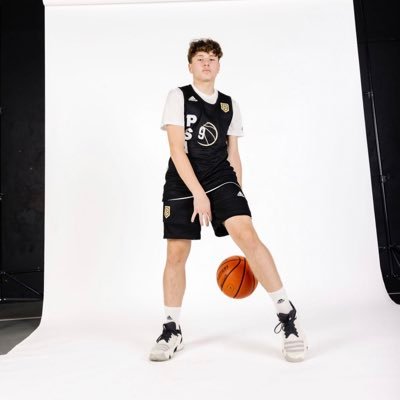 6ft 175 lb guard - C/O 2026 🇨🇦 - 4.0 GPA - PSA Prep - Email: michael.kostovski@icloud.com - Instagram: michael.kostovski