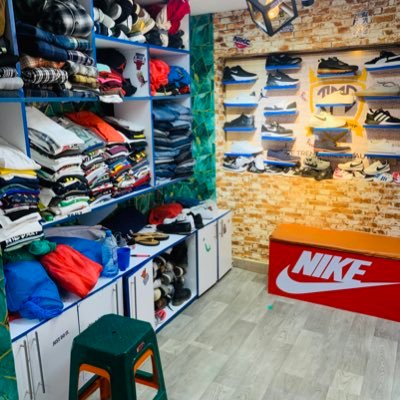 thrift shop 👖👟🎒👕🧢Gods brand dm for bussiness.Quality shoes | clothing |Bags|capes more info call 0790027817 shop MF4 paybill:516600 account:5776750001