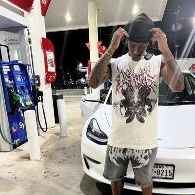 __KI77AH's profile picture. Gotta thank God that we up🙌I’ve done seen more than enough🙏. #OTMG🤞🏾🖤 ig-kswuave__