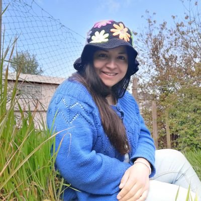 Mamá de Javiera 👧🏻👩👧 Ingeniera Agrónoma, maestría en crochet, Humana favorita de Loki🐱 tejedora en #pephytejidos 🧶, fans de Extremoduro donante🩸