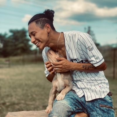 caniz121998's profile picture. 