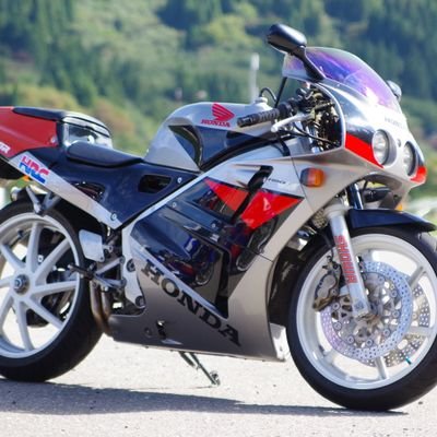 福井のライダー！30代おっさん！趣味はバイク！R1-Z & VFR400R！好きなゲームはテイルズシリーズ！気軽にフォローして下さい♪