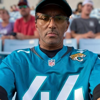 Born in 🇯🇲,raised in🇨🇦,living in🇺🇸! this account is all about the Jags, baby #IWATJ| HUGE Jags fan! | #DUUUVAL | Proud papa to @officialtruli