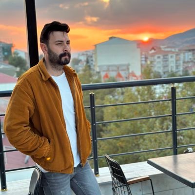 Yastığı taş tavanı gökyüzü olan çocuklar bizi hiç affetmeyin..