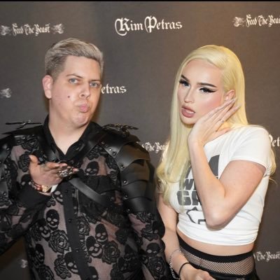 L(G)BTQIA+🏳️🌈 BLM ✊🏿✊🏾✊🏽GEMINI♊️ Just a gay boy doing very gay things 😌 @kimpetras 💜 There’s no crying in ✨modeling✨