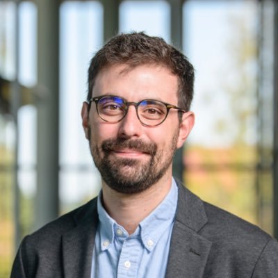 Economist at @YaleSOM & @YaleEconomics. Research: Labor, firms, human capital, migration. PhD @StanfordEcon, BA @uc3m. Originally from Madrid. Dadx2.