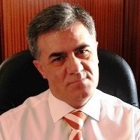 Ciudadano del mundo. Periodista, feminista y Profesor de portugués.
