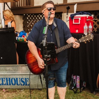 Band leader for @thelenahanband//one with the funk. #irishrnb https://t.co/VHZgeheSg7