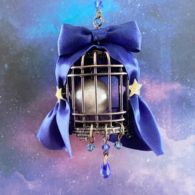 物作りをしたり、絵を描いたりしています。 現在、うつ病治療と介護・猫のTNRをしている為、お返事が遅くなる事もあります。動物保護活動されている方のバザー等の商品提供、コラボやオーダーもお気軽にご相談下さい。 聴力に障害がある為イベント等に出る対面販売は行っておりません。インスタ→sweet_plum_39