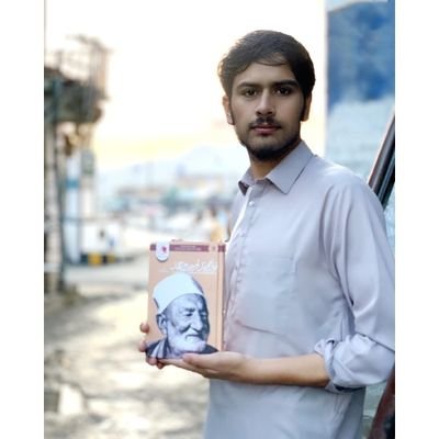 ترقی پسند/جمھوریت پسند/حقیقت پسند/قوم پرست/حق پرست/حسن پرست/روشن خیال۔
زندگی، امن اور انصاف کی تلاش ۔
💝Lover,Politician,humanist,❤