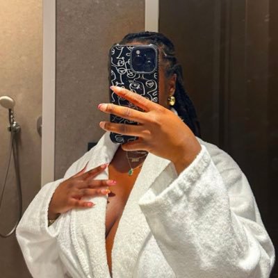 tashxriene Profile Picture