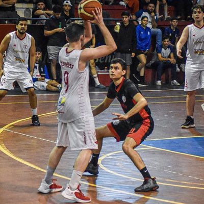 KikeSchutz's profile picture. Hincha franjeado ⚪️⚫/Ingeniería Civil-UNI ⚪️🔴👷🏻‍♂️