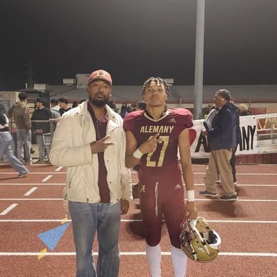 follow my son 
@D1Kaylon
https://t.co/9yBNwuHlnV
Free Safety 
C/O 26
6' ft
180 Lbs
Westlake High School