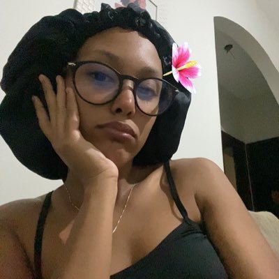 servingalldayy's profile picture. existo logo penso