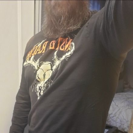 NextDoorDad00's profile picture. ~21+ to follow or DM~
40 year old bi married dad who likes to show off. Wifey 41 likes to pose occasionally.