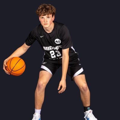 6’0 || point guard/shooting guard || Midpro south || class of 26 || Waterloo basketball || 618-612-5747 || reidmetzger8@gmail.com