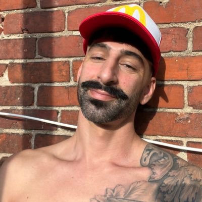 rider. gamer. 6’3”. ♉️♍️♏️ x-tumblr hoe. now a married dad to nobody with zero kids.