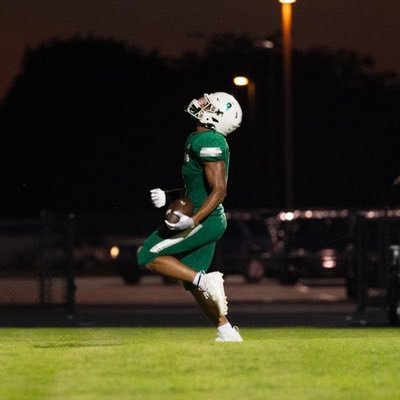 Concord High School | 25’ | 3🌟| 6’1 200 lbs | RB/LB 🏈 | Track | 100m: 10.8 FAT | 3.5 GPA | Jaron36Thomas@gmail.com |