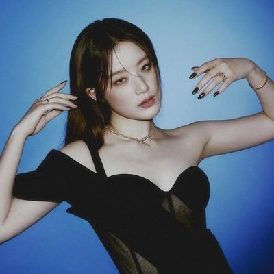 shuhuaphoric's profile picture. 