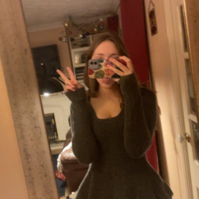 carolineee33130's profile picture. 