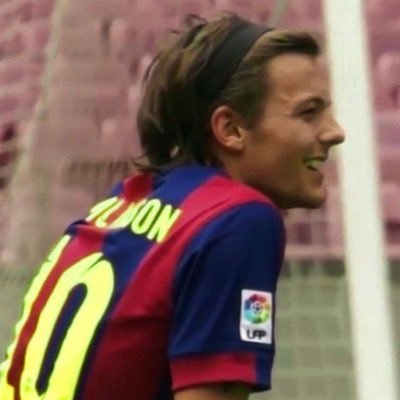 she/her • being lucky again with louis in camp nou // @helexwalls @stillsoff