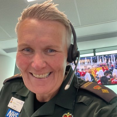 EOC General Manager proudly working at The London Ambulance Service 💚 Mental Health Advocate. Previous co-chair of @LAS_LGBT she/her 🏳️‍🌈. (views are my own)