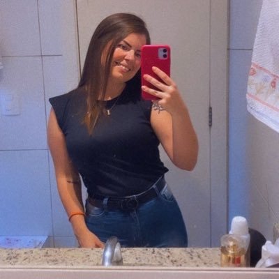luana_tavaares's profile picture. 28 • RS