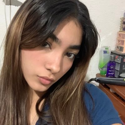 zyamelo's profile picture. aquí soy elisa bye