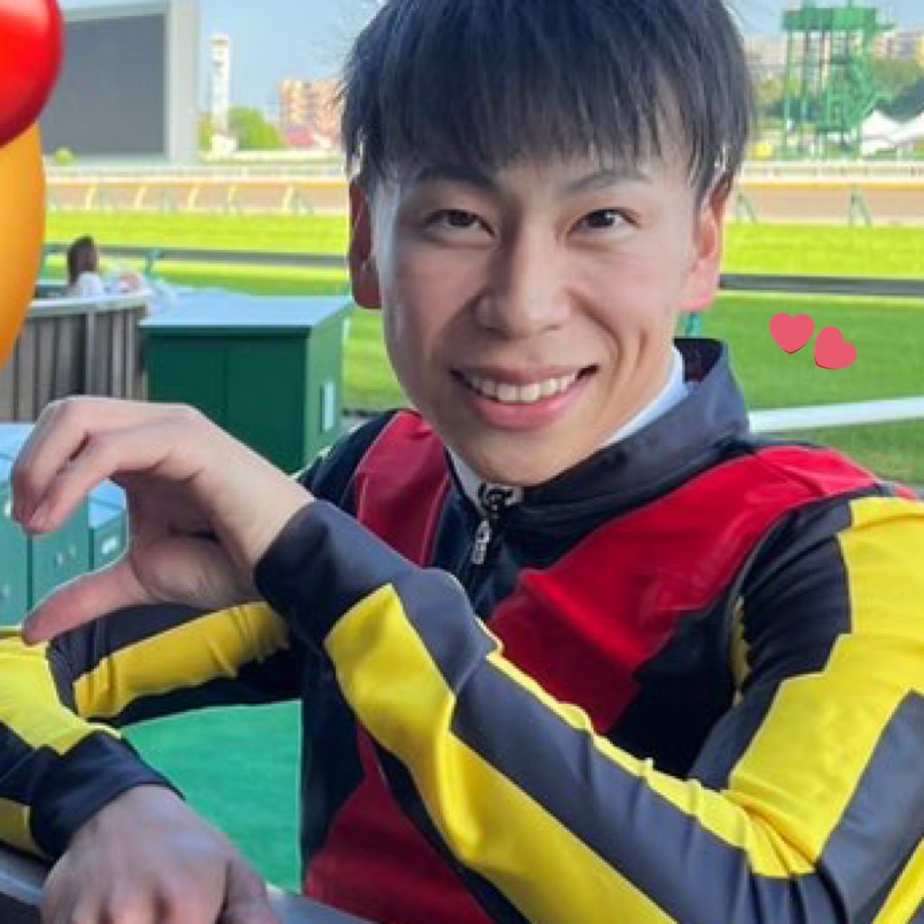 papi_umaumaaa's profile picture. 横山武史騎手.｡o(♡) オルフェーヴルは永遠に推し⸜❤︎⸝‍ 馬券＜馬や騎手が好きなUMAJO🐴競馬好きさんフォローお待ちしてます🏇🏁ヘッダーは 武史Jからサイン受け取った時の自分の手👦🏻📄🖊🤏笑 府中中山
