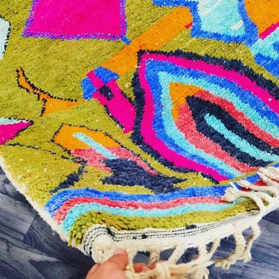 Greetings and welcome to Berber Handicraft! Here you will find a wide variety of authentic Moroccan rugs including new ones, vintage and customized ones as well