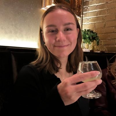 hayleyjles's profile picture. if it was never new and it never gets old then it’s a folk song