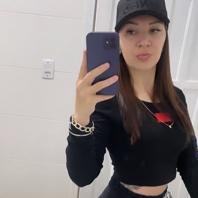 rossnermari's profile picture. Ariana♈ 28anos👸 Mamãe do Príncipe Davi 👩‍👦 Graduanda em Biomedicina👩🏻‍🔬 Mestre Reikiana ✨🙏🏻 Barras de Access 💆🏻‍♀️ Empresária 👩‍💼