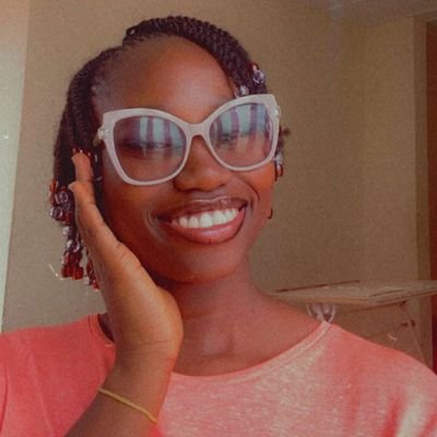 Futa student
architecture student
Hairstylist, @mirrors_and_you on IG