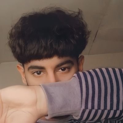﴿ إن اللَّه وملائكته يصلُّون على النَّبيِّ يا أيُّها الَّذين آمنوا صلُّوا عليْه وسلِّموا تسْليما ﴾💛