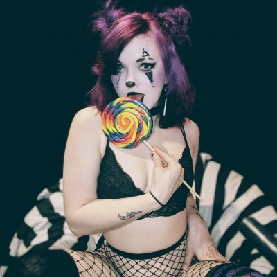 Goth playful submissive whore , pain slut, a dream come true 🖤😇😈 Find my Chaturbate and OnlyFans in my Linktree