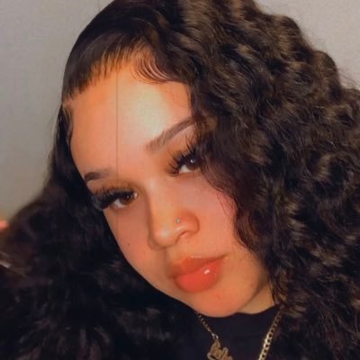 jomarlee_'s profile picture. 2raw. 2real. 2pretty.