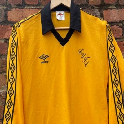Cambridge United fan and shirt collector. Any old Cambridge Shirts to sell? Drop me a message, top prices always paid. Instagram: jdking_cambridge_united_shirts