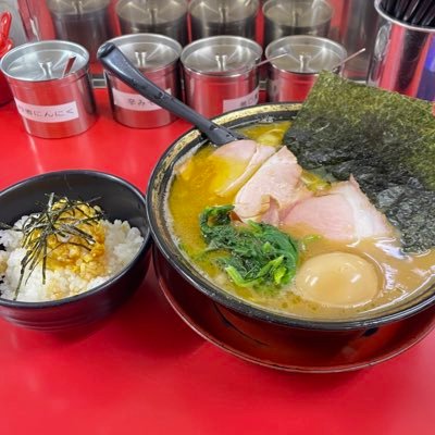 富山市在住。 ラーメン🍜大好きおじさんです！夢を語れ、はじめ家率高めです♬ 週一でラーメン行くのもやっとこさですが、自分の記録として食べたラーメンや御馳走をアップしていこうと思います。 カターレ富山サポーターです💙