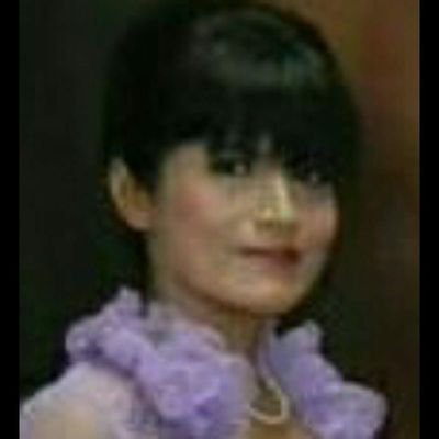 💚❤ Berdiri terasa tak meNapak Hidup terasa tak berNafas Langkah terasa tak terArah
Rindu terasa tak terObati
Tatkala terPisah oleh Kematian (Mami Cantik) ❤💚