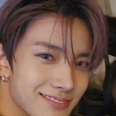 heesaster_docx's profile picture. backup🪬