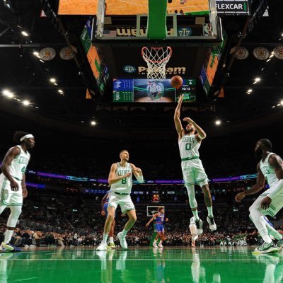 l Boston Celtics Fan☘️ | i love sports and hope to make a career out of it. #Bleedgreen #Celtics  | Main: @_EddieC11_