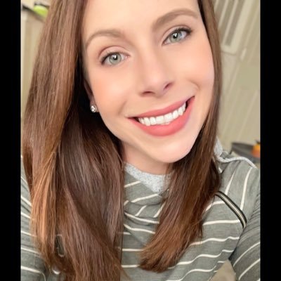 thehfields's profile picture. Founder @folkwayspress | book devourer | music enthusiast | coffee addict | occasional poet | she/her