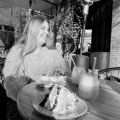 julianarecofsky's profile picture. 