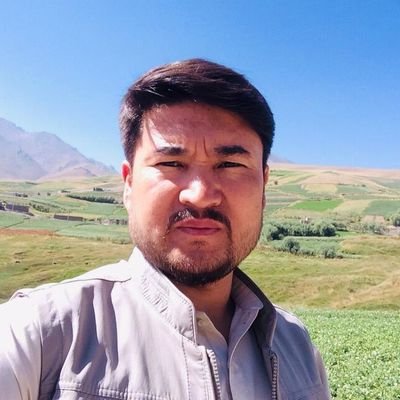 « چنین است رسم سرایی درشت
گهی پشت زینو گهی زین بهپشت»