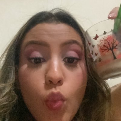 Amo moda natureza e mato as vezes um barzinho e tals sou complexa