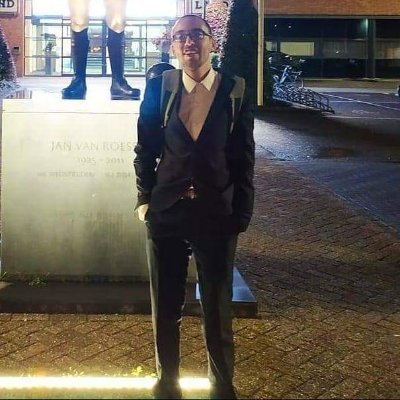 Entrepreneur
 Netherlands
 Crypto invester/holder 💻
 real estate 🏡 🌱
 https://t.co/qyGcXAAChW manager/agency 
 Ict specialist/nft
27 years old enterpeneur