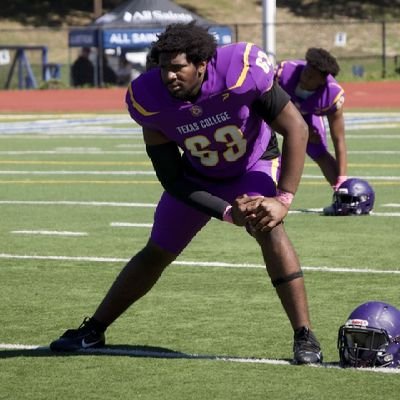 HBCU OL @TexasCollege23 🤠🟡🟣
 LLW 1:8💜 first God 🙏🏾football and track & field No grind. No grit. No greatness.