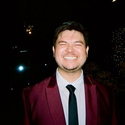 O irresponsável pelo @ProfetaErezias. Jornalista, músico e filmmaker... ainda ganho dinheiro com essas coisas, nem que pra isso tenha que trabalhar.