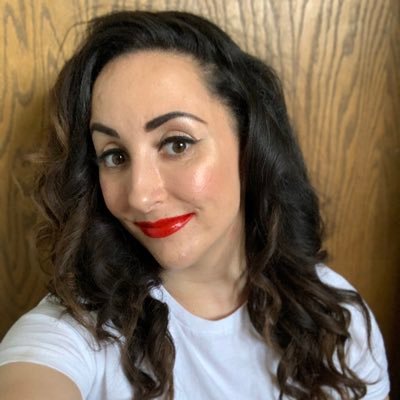 readit_screenit's profile picture. answering the age old question of which was better - the book or the movie