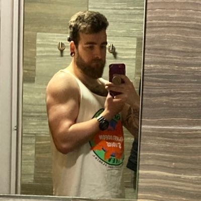 Backfistofdoom's profile picture. Hard of hearing, bearded, and lifts 🦻🏻🧔🏻‍♂️💪🏻    UTFB 🔴⚪️
